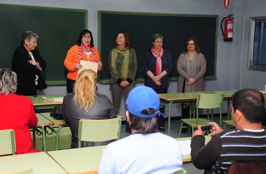  LA CONCEJALA PEPA SIVERA CLAUSURA LA SEGUNDA EDICIÓN DE LA ESCUELA DE ACOGIDA PARA PERSONAS EXTRANJERAS 