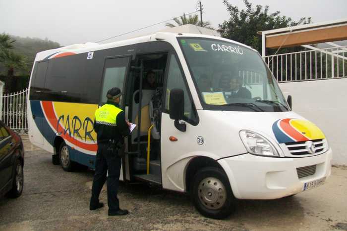  LA POLICIA LOCAL DU A TERME UNA CAMPANYA DE VIGILÀNCIA I CONTROL DEL TRANSPORT ESCOLAR 