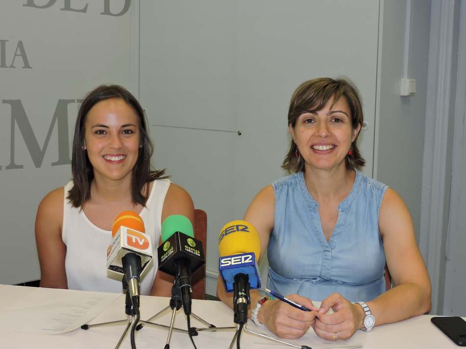 Les regidores Melani Ivars i Maria Josep Ripoll