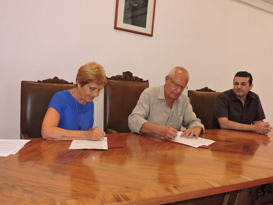  La familia del doctor Manuel Usano dona al Arxiu Municipal de Dénia una colección de 72 fotografías de la Guerra Civil 