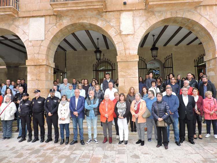 Dénia condena el asesinato machista de una vecina de la ciudad