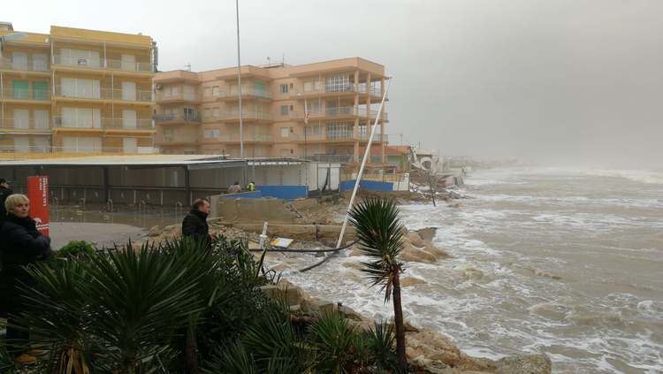  
El delegat del Govern en funcions visita les zones afectades pel temporal a Dénia