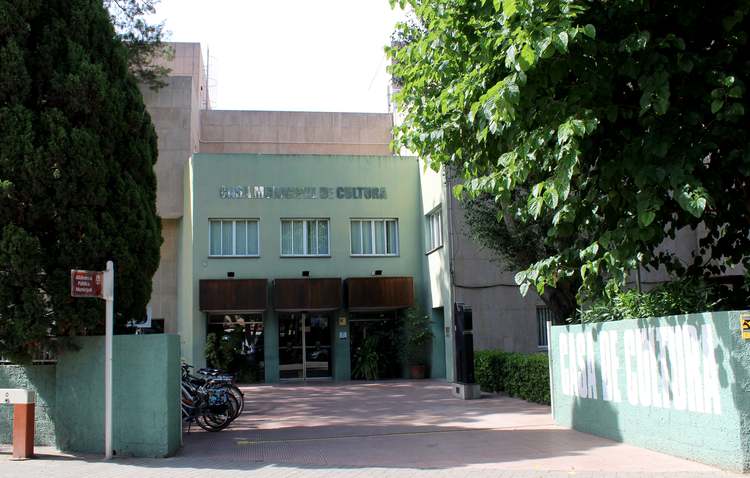  

El ayuntamiento amplía el horario de la Casa de Cultura en época de exámenes