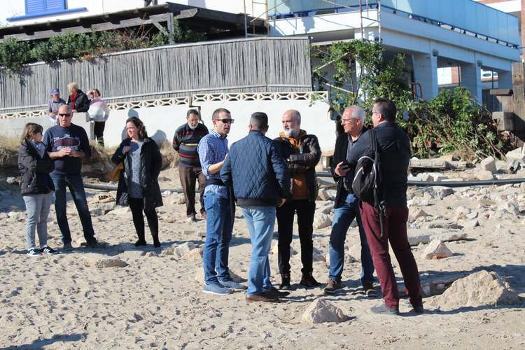 Encuentro con el vecindario de la zona de Les Deveses afectada por el temporal Gloria