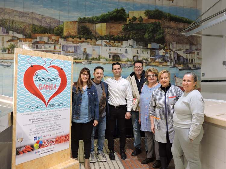 La campaña 'Enamorados de la gamba de Dénia' vuelve al Mercat Municipal 

?