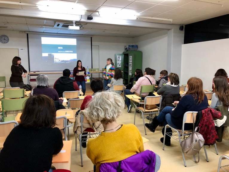 La escuela de madres y padres de Prevención de Adicciones cierra su veintiuna edición con un...