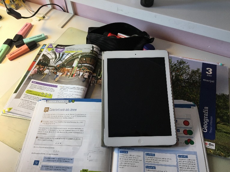 El Ajuntament de Dénia adquiere tabletas con conexión a internet para garantizar que todo el...