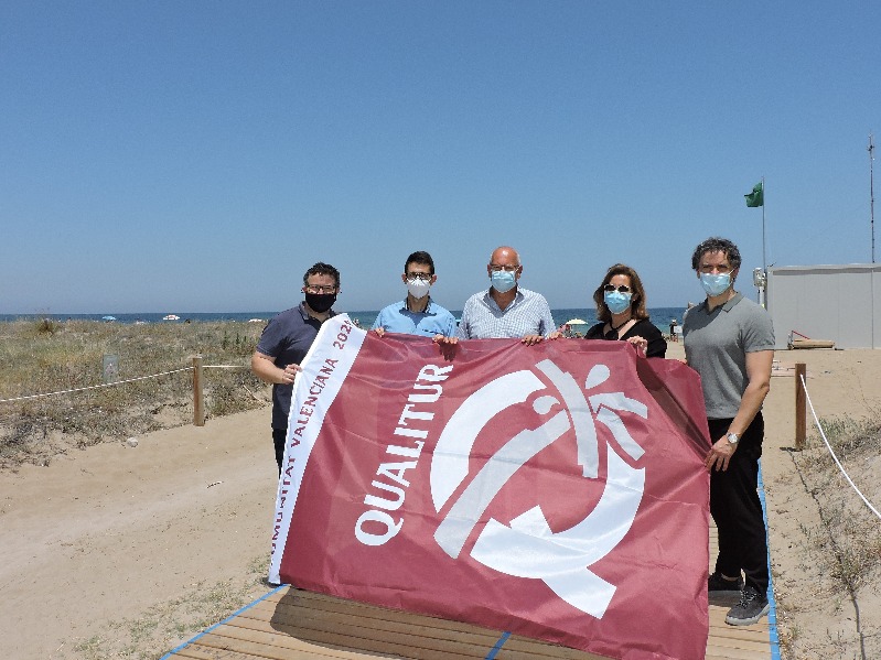 Turisme CV concedeix huit banderes Qualitur a les platges de Dénia