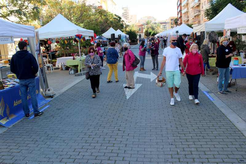 Feria de Asociaciones en la calle La Vía