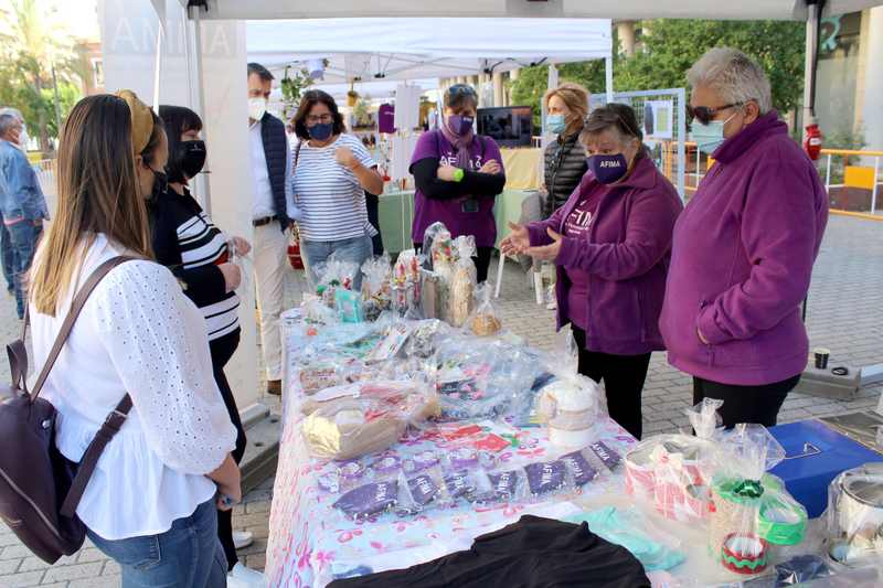 Feria de Asociaciones en la calle La Vía