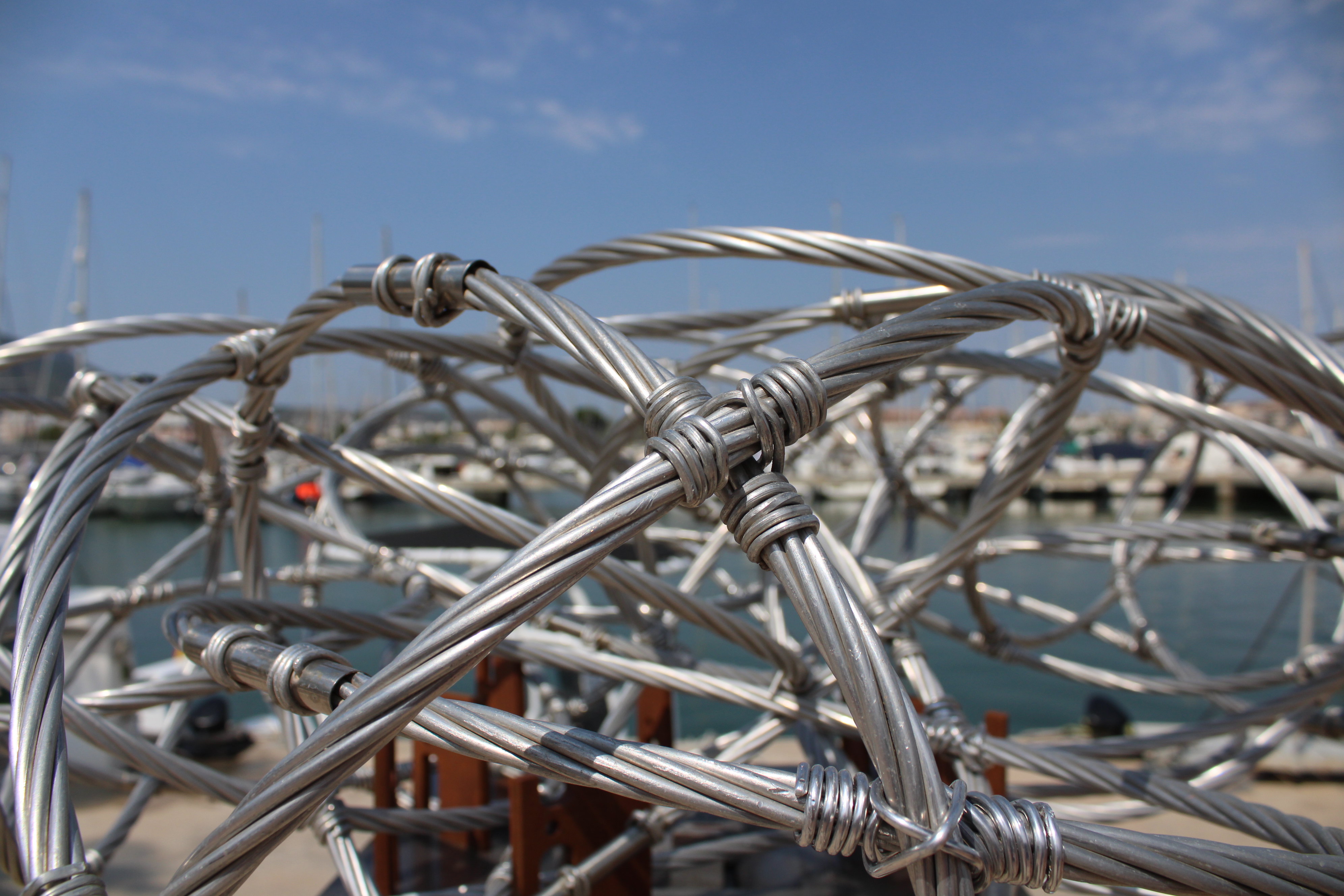 'Esculturas frente al mar' vuelve al paseo del puerto deportivo Marina de Dénia