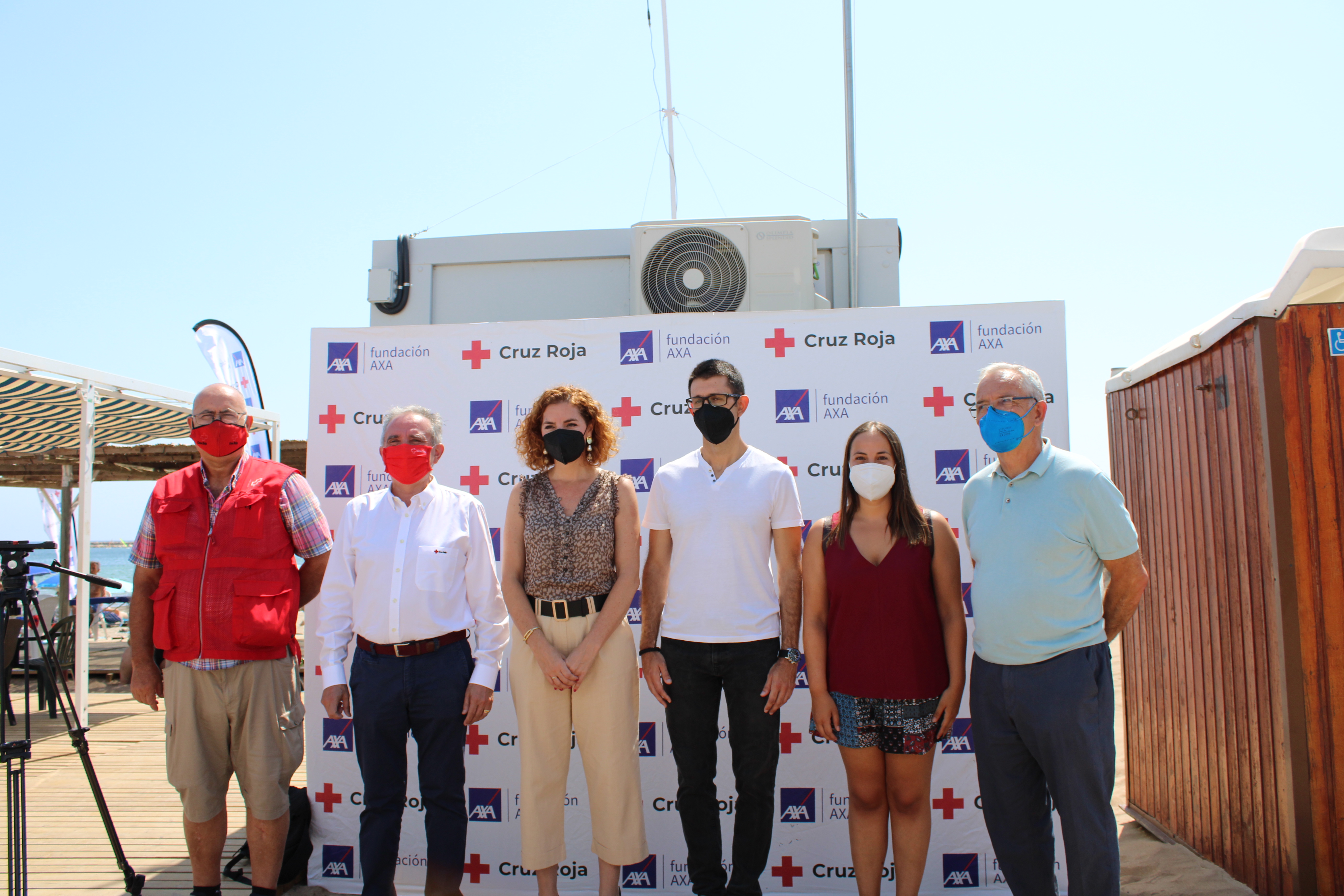  La playa accesible de Punta del Raset se amplía con servicio de fisioterapia y nuevo material anfibio 