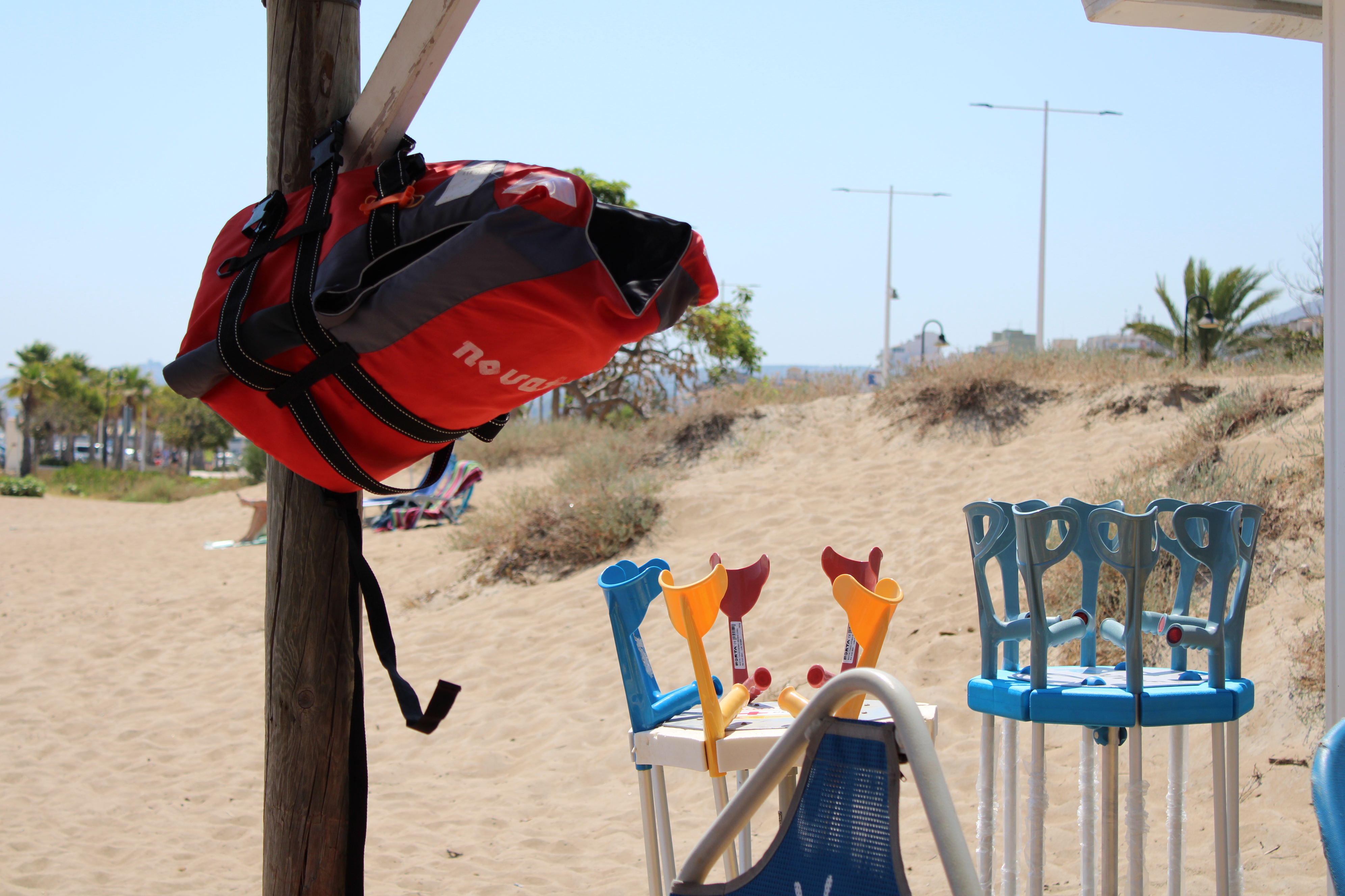  La playa accesible de Punta del Raset se amplía con servicio de fisioterapia y nuevo material anfibio 
