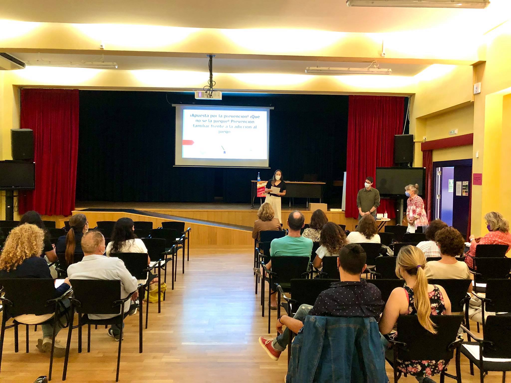 Unas 50 personas han participado en la nueva edición de la escuela de padres y madres 'E...