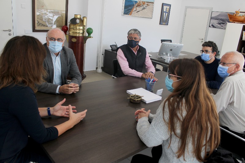 
Visita al alumnado del programa formativo “Actividades auxiliares y de apoyo al buque en p...