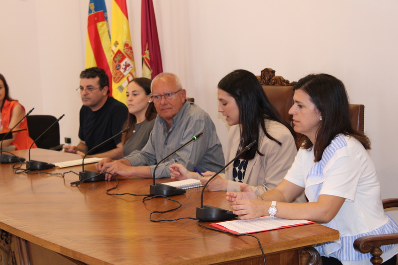 Los socios del colegio Paidos de Dénia en el proyecto Erasmus+ visitan el ayuntamiento