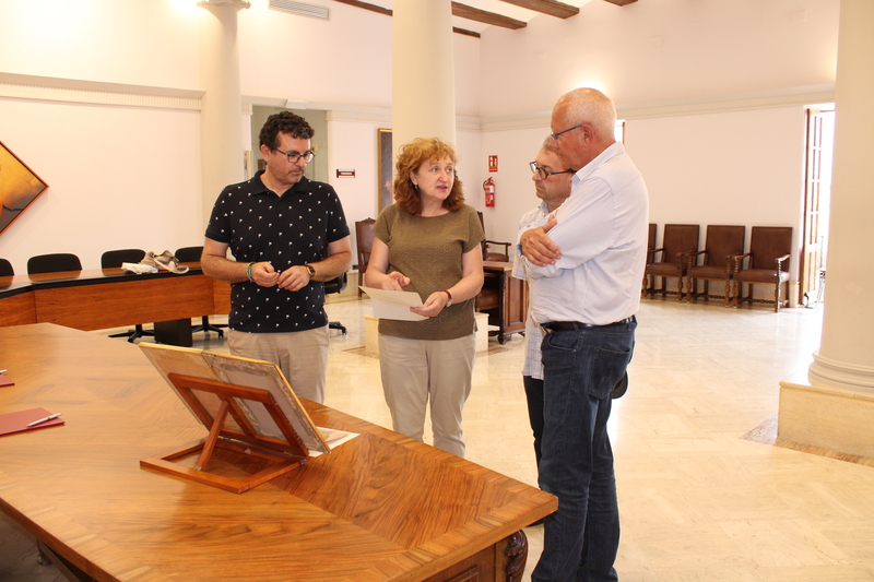  Electra Peluffo dona al Archivo Municipal de Dénia dos obras del pintor de la vanguardia española José Caballero 