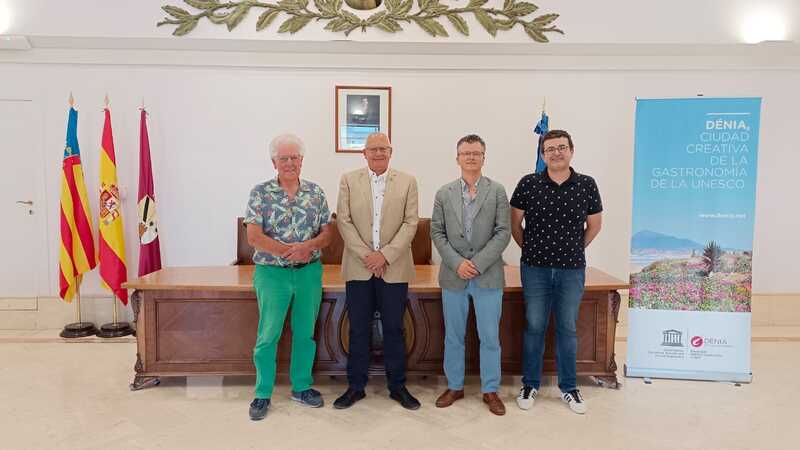  Visita del cónsul honorario de Países Bajos 