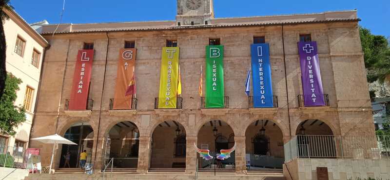 L’Ajuntament de Dénia abraça la diversitat