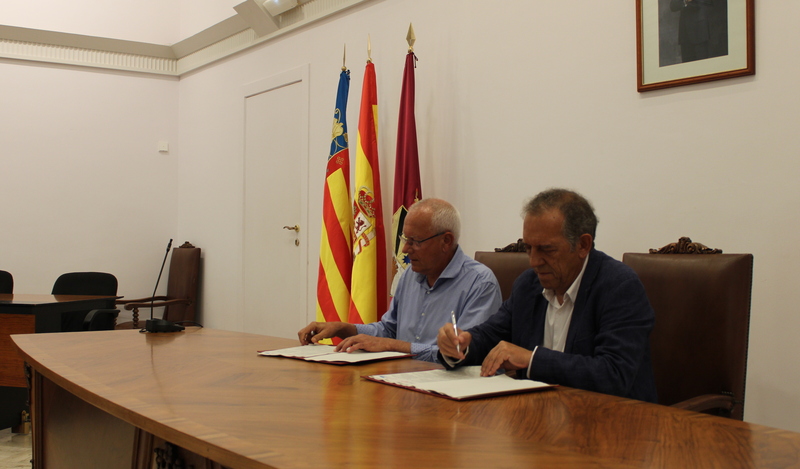 Signatura de l'acord de col·laboració amb la Conselleria d'Educació per a la celebra...