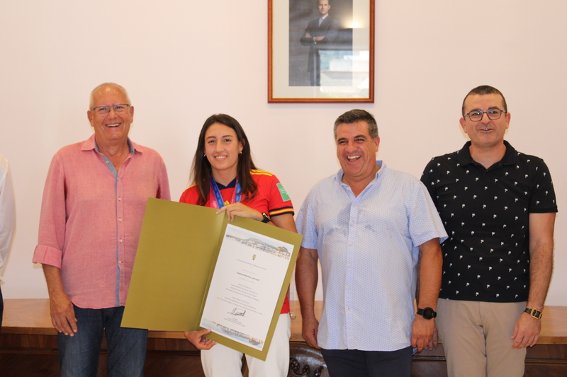 Dénia homenatja a Fiamma Benítez, jugadora de la selecció espanyola de futbol sub-20 campion...