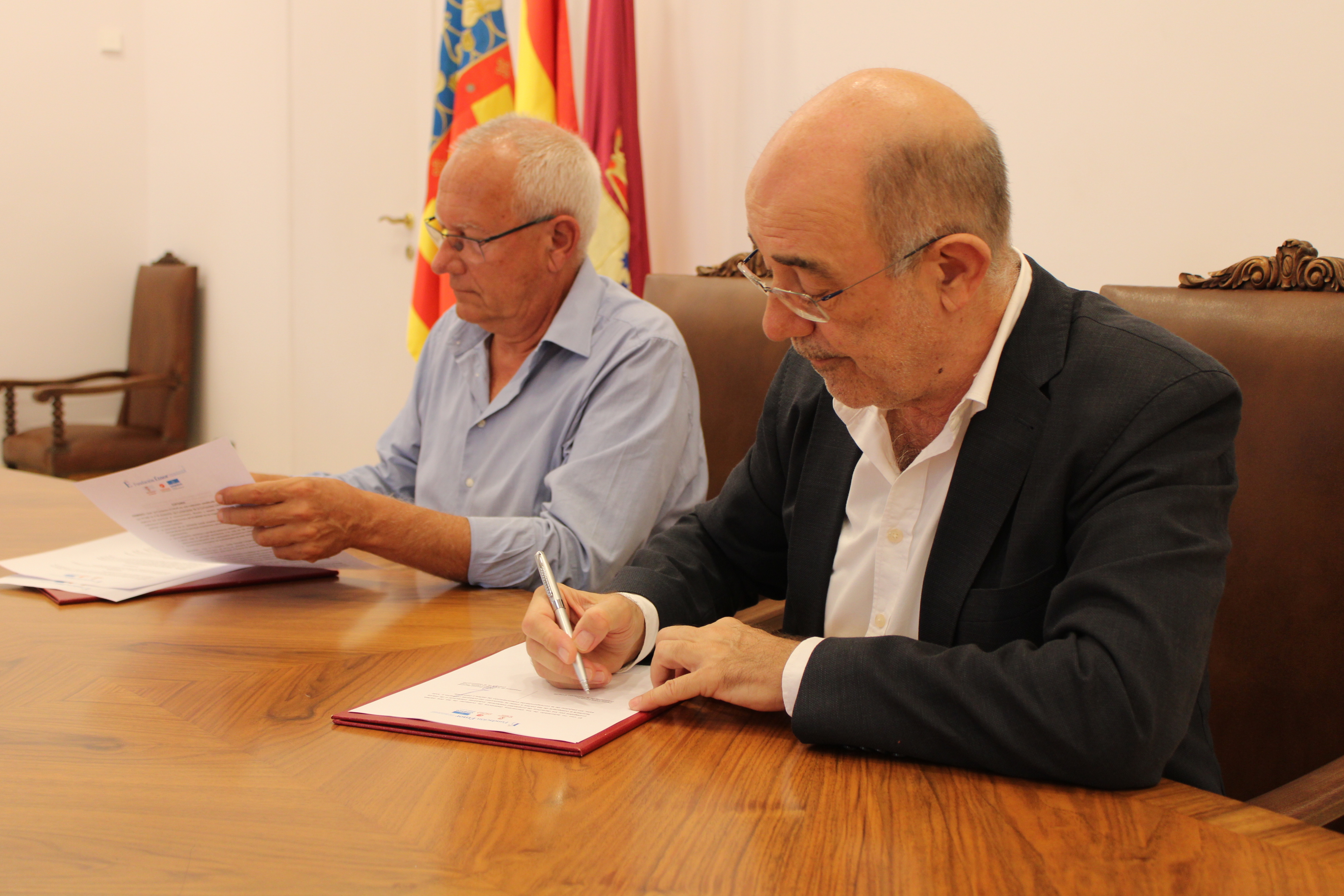 Signatura de l'acord de col·laboració amb la Fundació ÉTNOR per a la celebració del Fest...