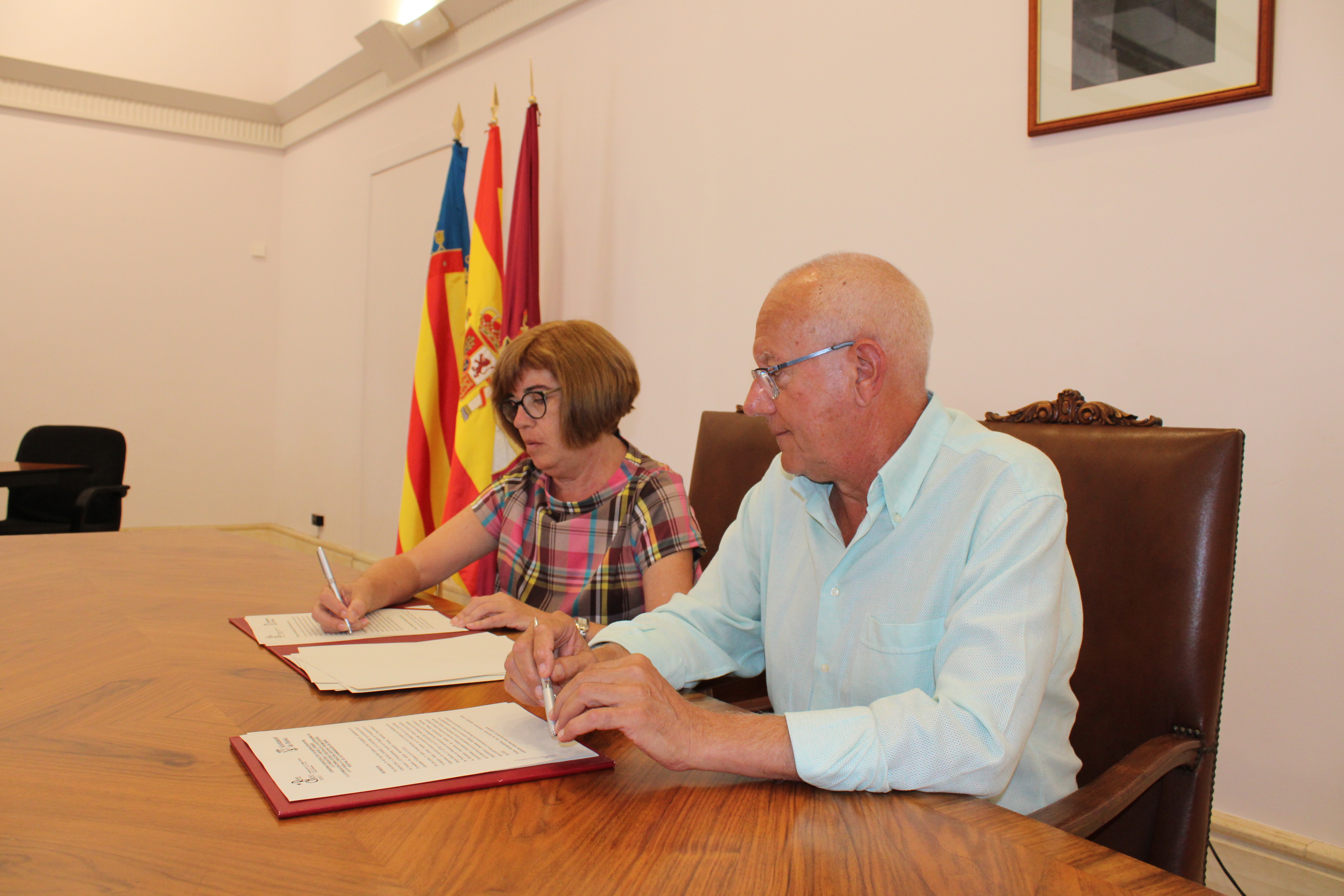 Signatura de conveni de col·laboració amb la Fundació Chirbes per a la celebració del Dénia ...