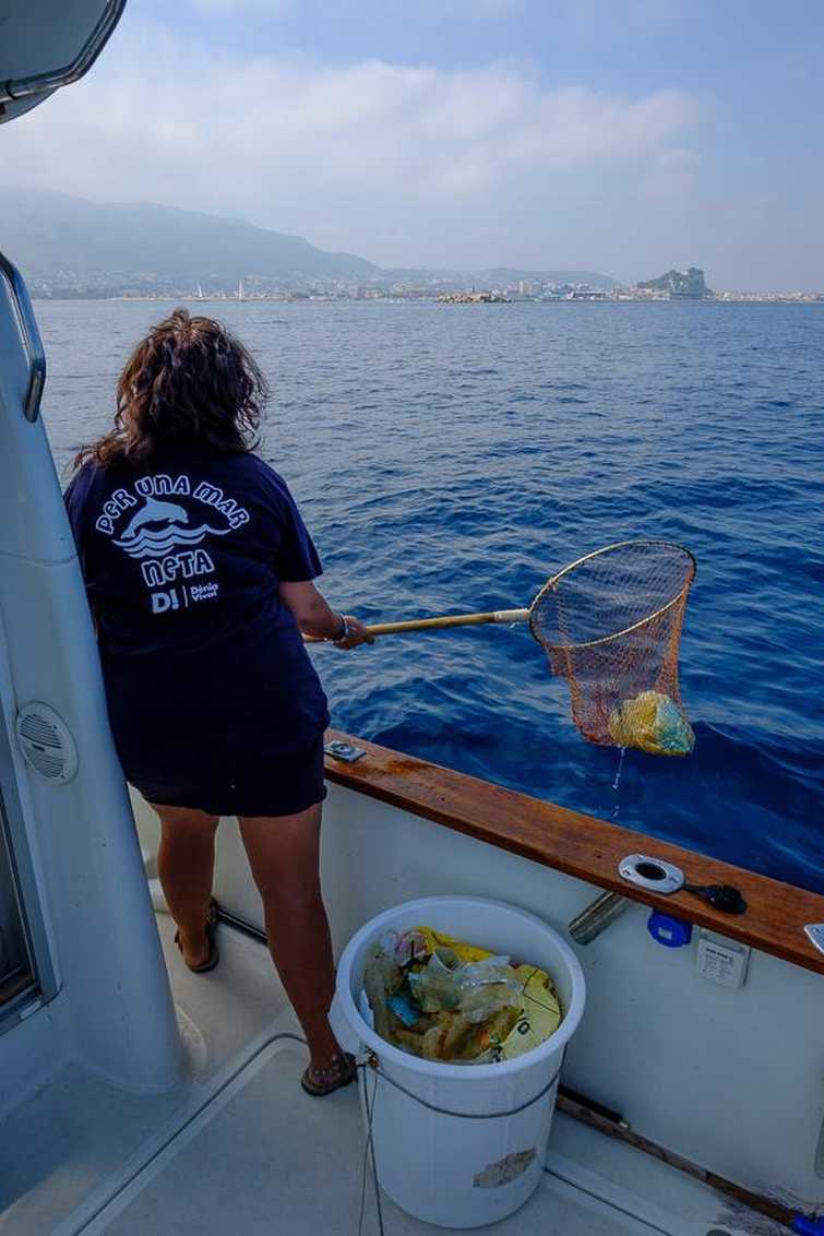 El Ayuntamiento de Dénia organiza una nueva jornada de limpieza de la costa con voluntariado