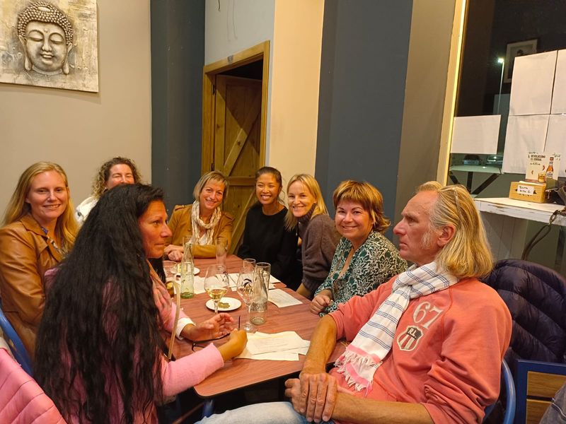  Más de 110 personas disfrutaron de la vuelta de la actividad de intercambio lingüístico ‘pub quiz’ el pasado viernes 