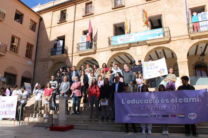 La juventud dianense alza la voz contra la violencia de género