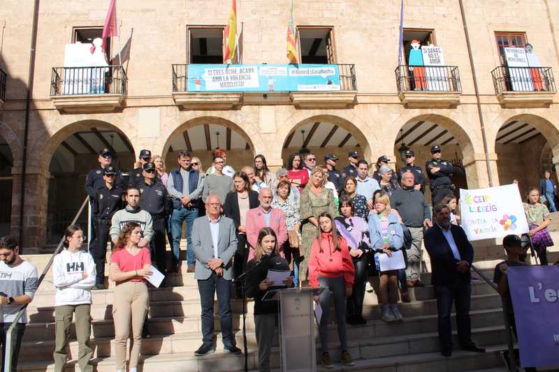 La juventud dianense alza la voz contra la violencia de género