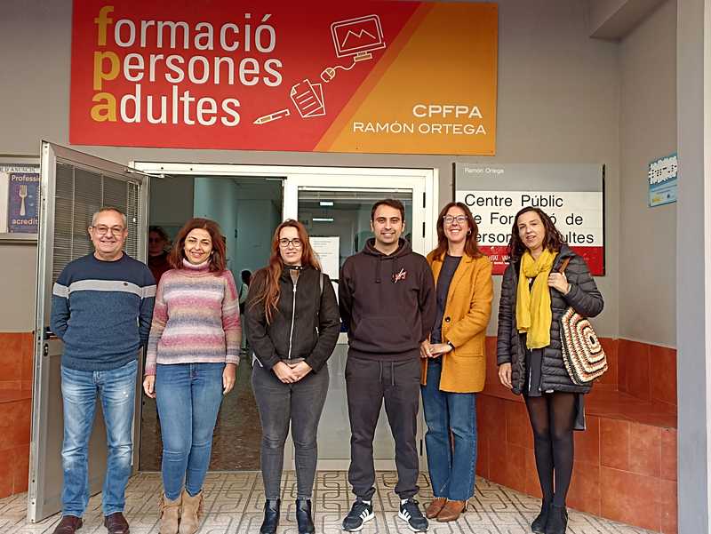 Taller de certificat digital per a l’alumnat del centre de Formació de Persones Adultes de D...