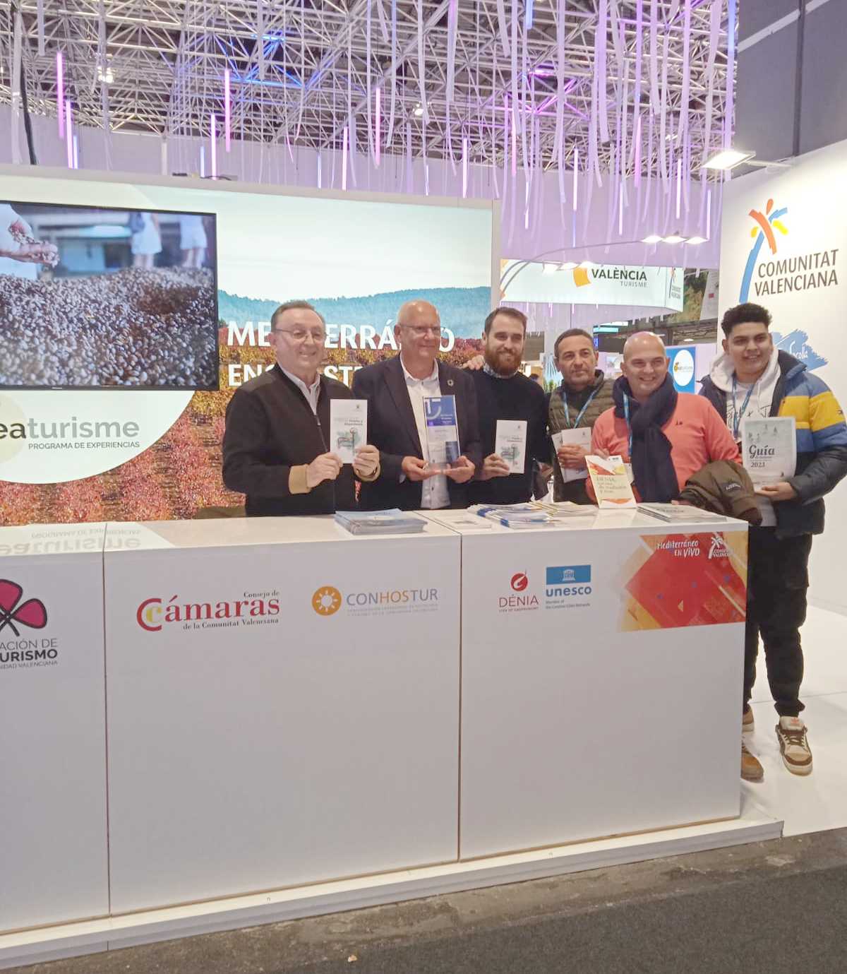 Representantes del sector hostelero en el espacio de Dénia en FITUR