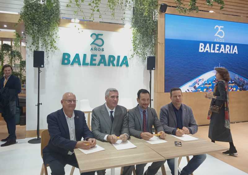 Firma del protocol d'actuacions 'Viu la posidònia' amb Baleària