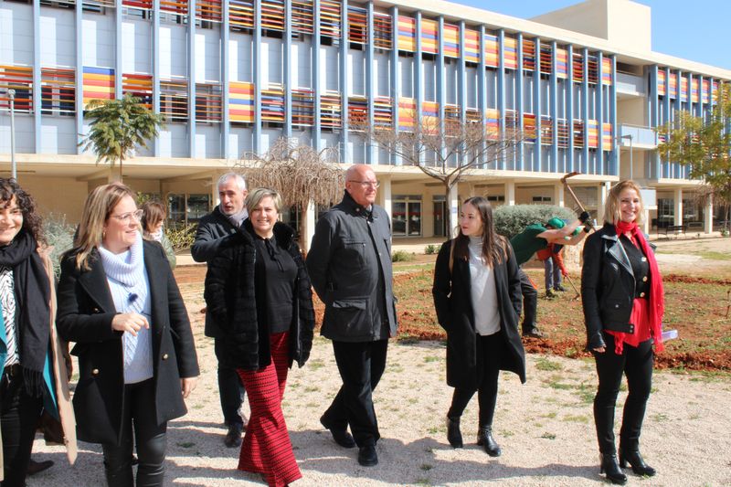 La consellera d’Educació, Raquel Tamarit, visita l’IES Sorts de la Mar per conéixer el progr...