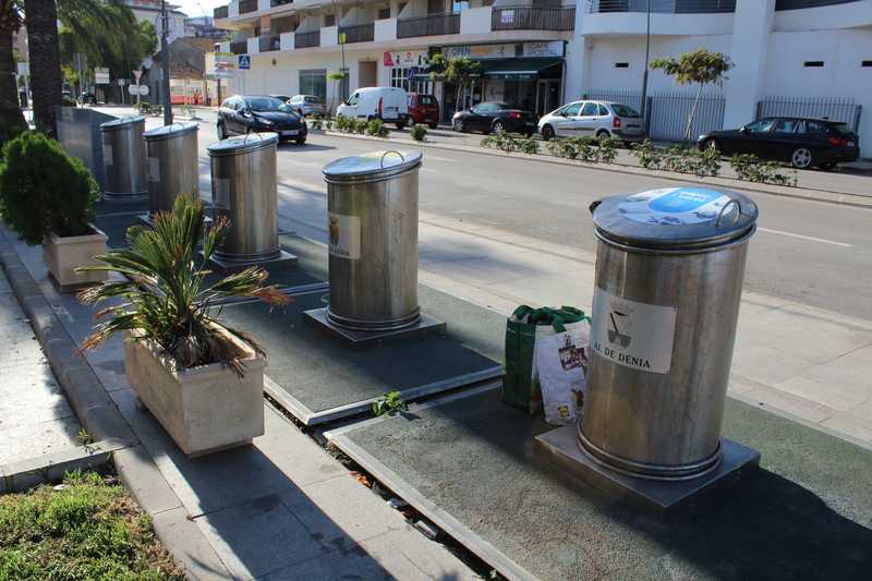 El servei de recollida porta a porta i el contenidor per a matèria orgànica comencen a funci...