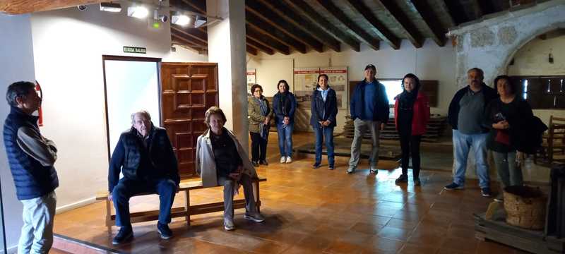  Cerca de 200 participantes disfrutan del programa de visitas guiadas en el castillo y los museos de la ciudad durante las Fallas 