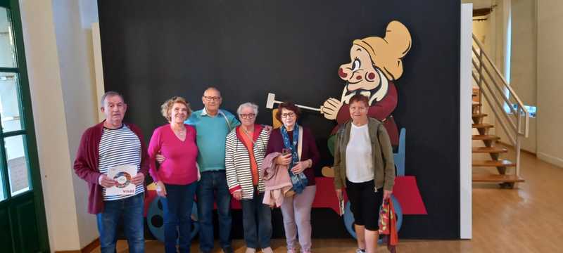  Cerca de 200 participantes disfrutan del programa de visitas guiadas en el castillo y los museos de la ciudad durante las Fallas 