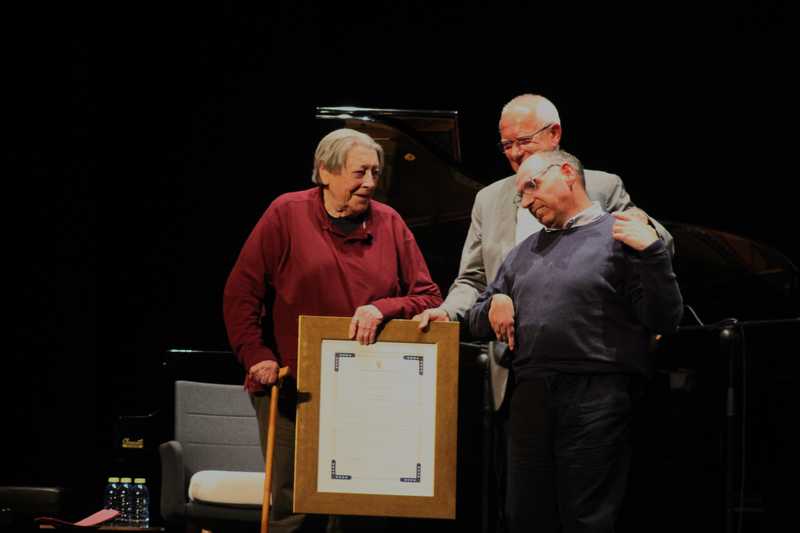  Paco Muñoz recibe la distinción de hijo adoptivo de la ciudad de Dénia 