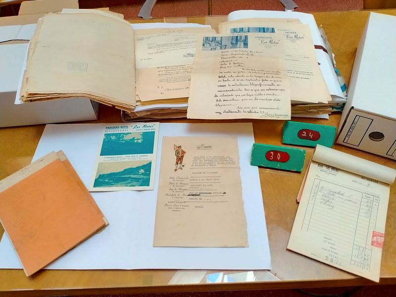 El Archivo municipal recibe más de 300 documentos del antiguo hotel Paradero de las Rotas gr...