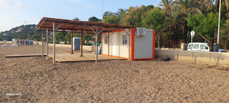 Dénia empieza hoy el servicio de socorrismo y vigilancia en las playas hasta el 1 de octubre