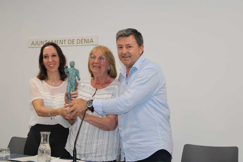 El Premi ‘Ciutat de Dénia’ per a la Formació de Persones Adultes reconeix els trenta-huit an...