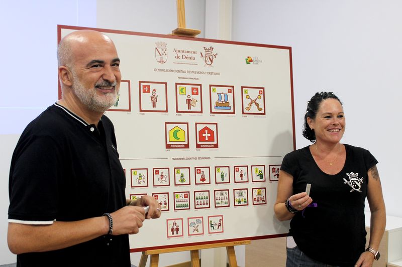 Els Moros i Cristians incorporen a la cartelleria i la programació pictogrames per a promour...