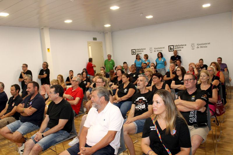 Els Moros i Cristians incorporen a la cartelleria i la programació pictogrames per a promour...