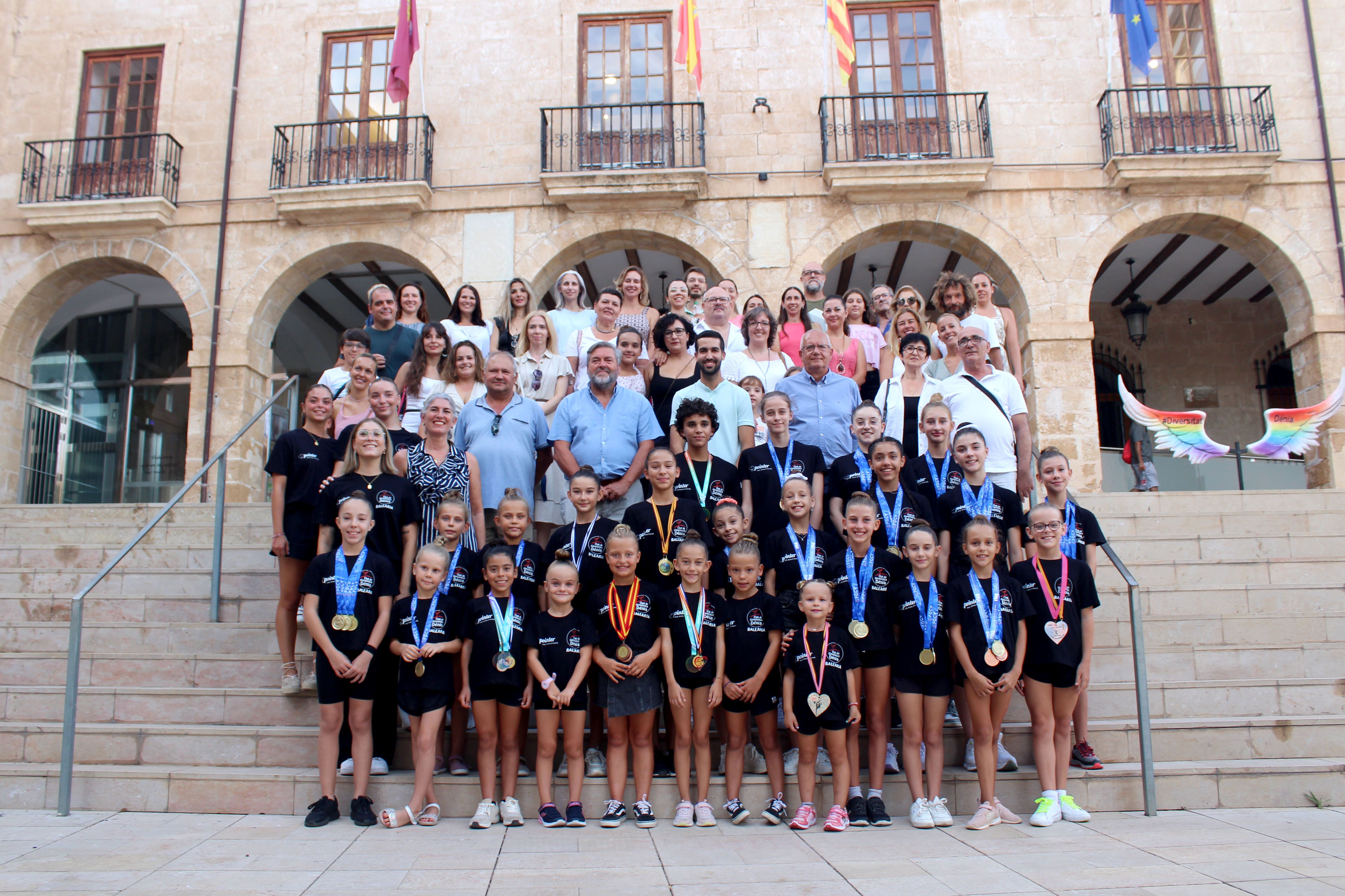 Recepció a les esportistes del Club Gimnàstica en l´Ajuntament de Dénia per a felicitar-les ...