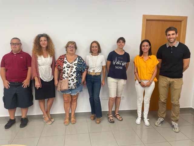 El Ajuntament de Dénia contrata a cinco personas con diversidad funcional a través del progr...