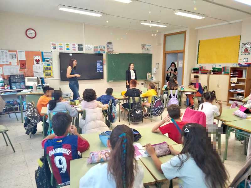  Cerca de 850 escolares de 4.º y 6.º de primaria participan en el taller de habilidades sociales que organiza la Concejalía de Prevención de Adicciones en colaboración con la UNED Dénia 