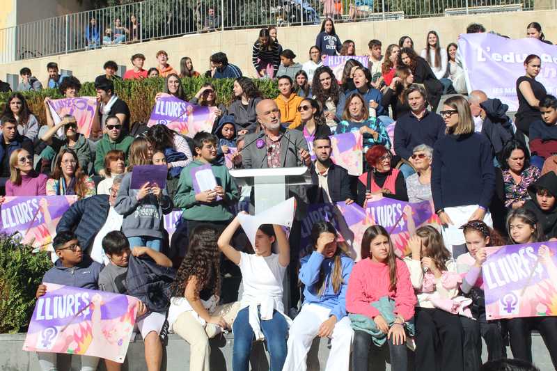 Foto Dénia clama por una vida libre de violencias y de miedo