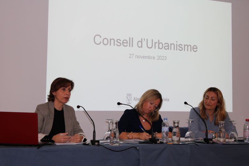 Foto El Ajuntament de Dénia prorroga el Plan de Mejora del departamento de Urbanismo un año más