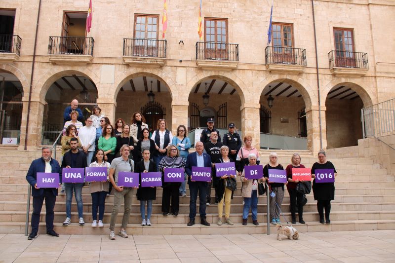 El Ajuntament de Dénia ha convocado un minuto de silencio en memoria de la última víctima de...